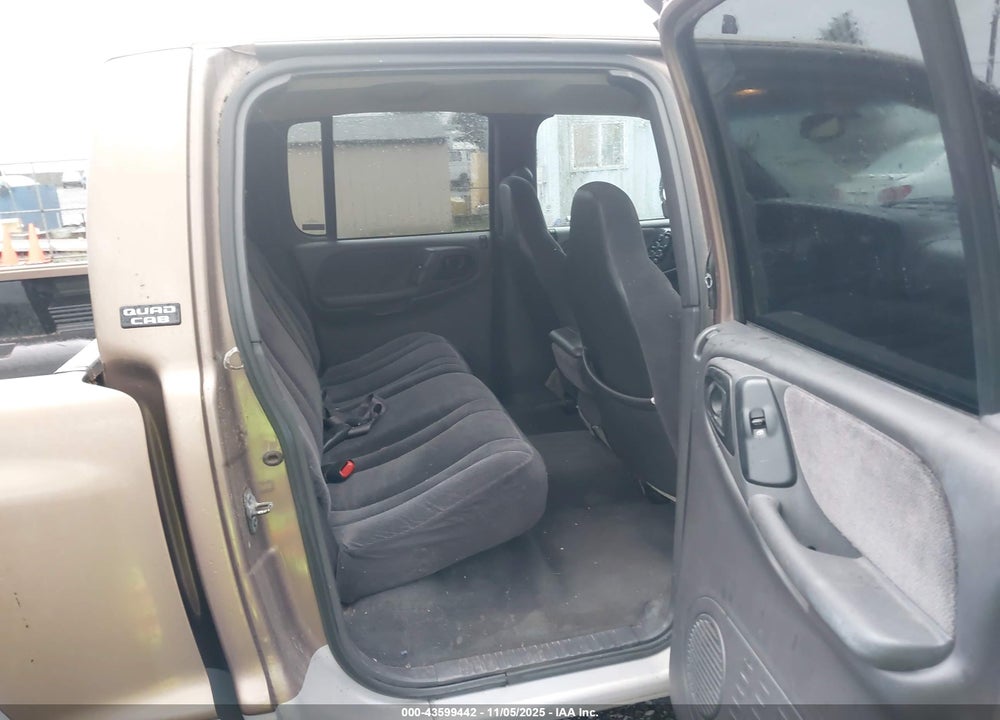 2000 DODGE DAKOTA SLT/SPORT VIN: 1B7GG2AN2YS636242