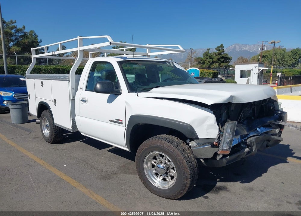 2005 CHEVROLET SILVERADO 2500HD WORK TRUCK VIN: 1GBHC242X5E228930