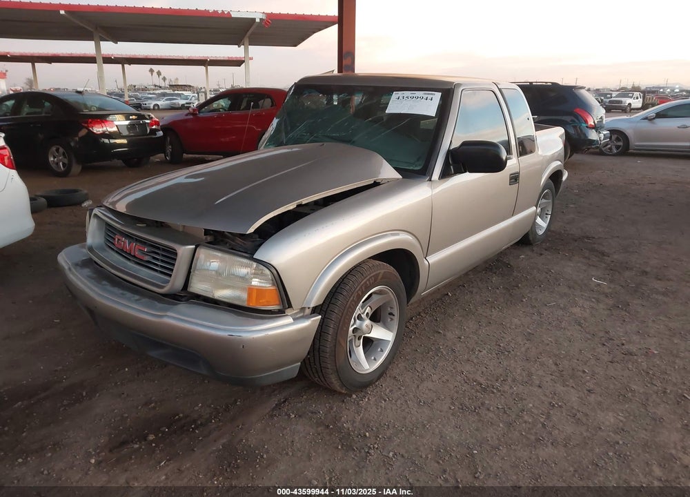 2001 GMC SONOMA SLS VIN: 1GTCS195818245157