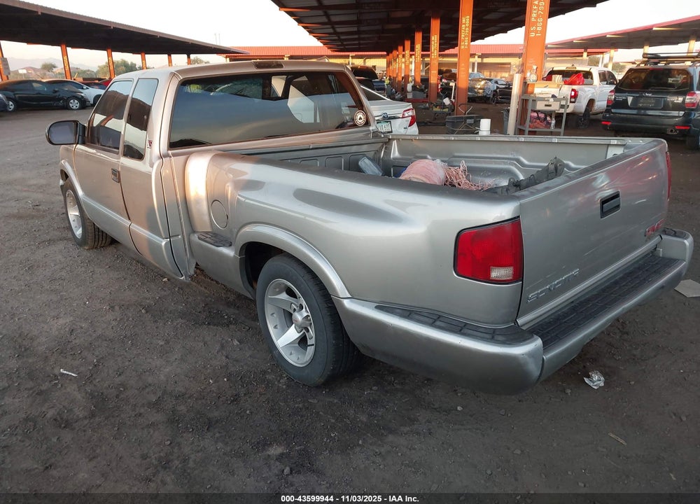 2001 GMC SONOMA SLS VIN: 1GTCS195818245157