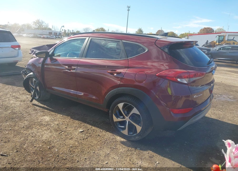 2018 HYUNDAI TUCSON VIN: KM8J3CA25JU784453