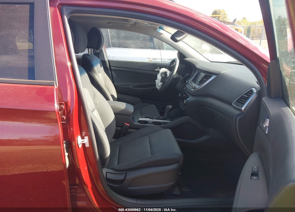 2018 HYUNDAI TUCSON VIN: KM8J3CA25JU784453
