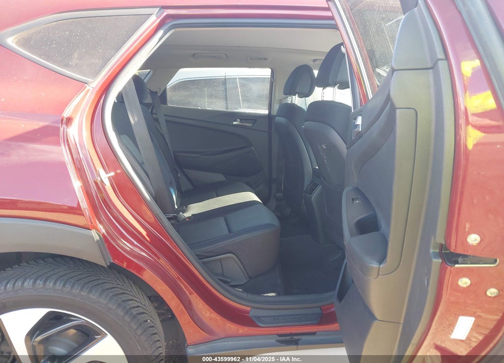 2018 HYUNDAI TUCSON VIN: KM8J3CA25JU784453