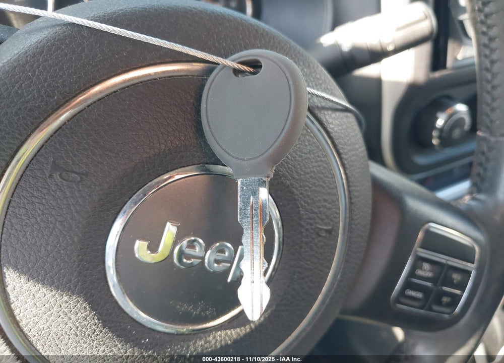 2014 JEEP COMPASS VIN: 1C4NJDEB0ED626717