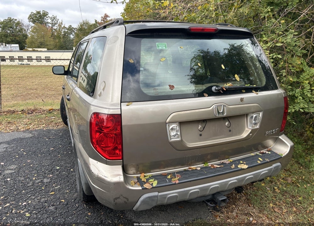 2004 HONDA PILOT LX VIN: 2HKYF18104H578189