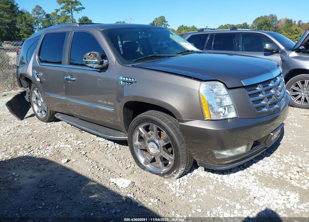 2011 CADILLAC ESCALADE LUXURY VIN: 1GYS4BEF6BR198386