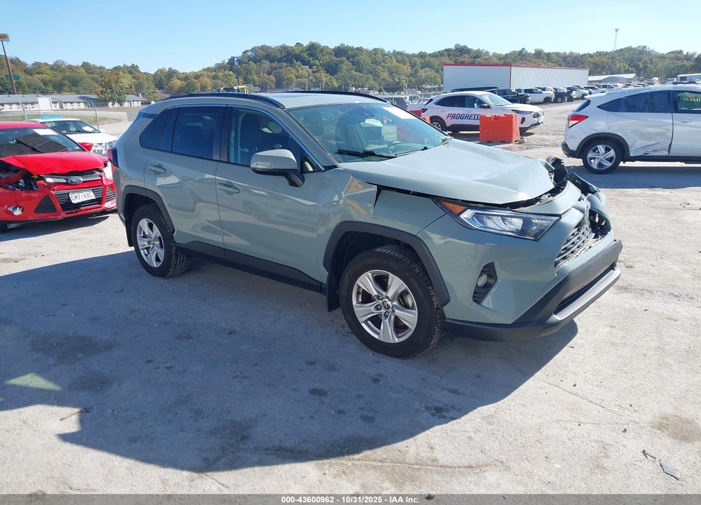 2020 TOYOTA RAV4 XLE VIN: JTMP1RFV5LD059075