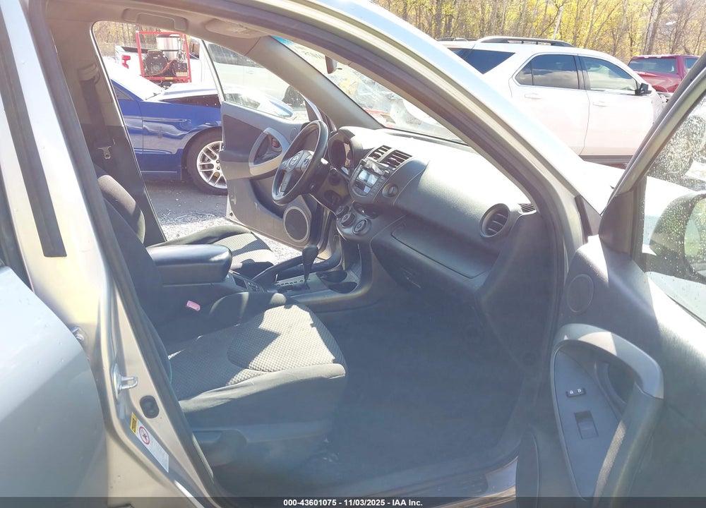 2009 TOYOTA RAV4 VIN: JTMBK32V69D000460