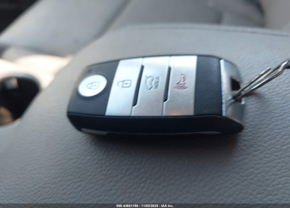 2017 KIA SPORTAGE VIN: KNDPN3ACXH7098628