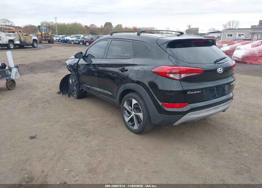 2017 HYUNDAI TUCSON SPORT VIN: KM8J3CA28HU403950