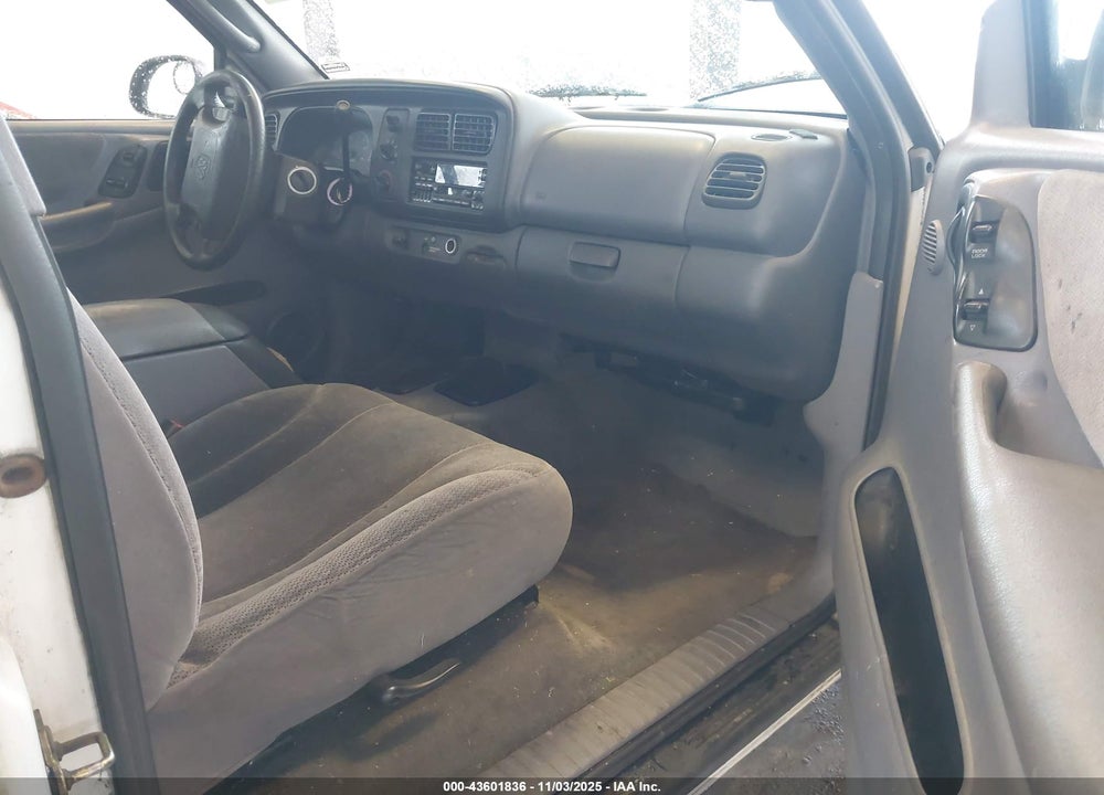 2000 DODGE DAKOTA SLT/SPORT VIN: 1B7FL26X3YS693695