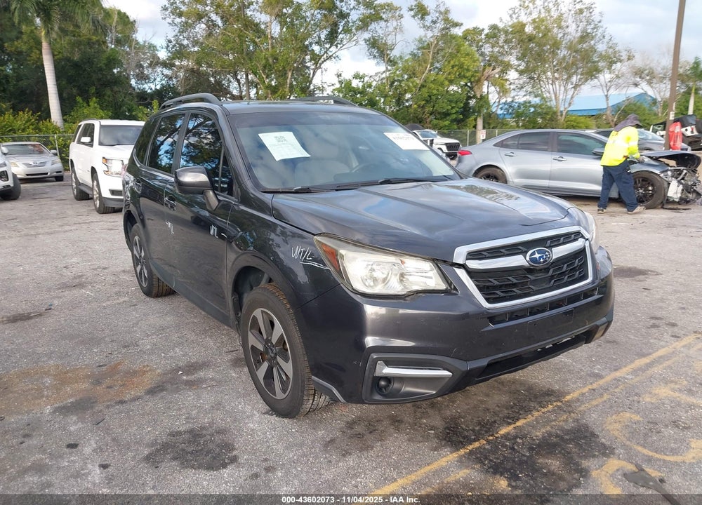 2017 SUBARU FORESTER 2.5I PREMIUM VIN: JF2SJAEC8HH401972