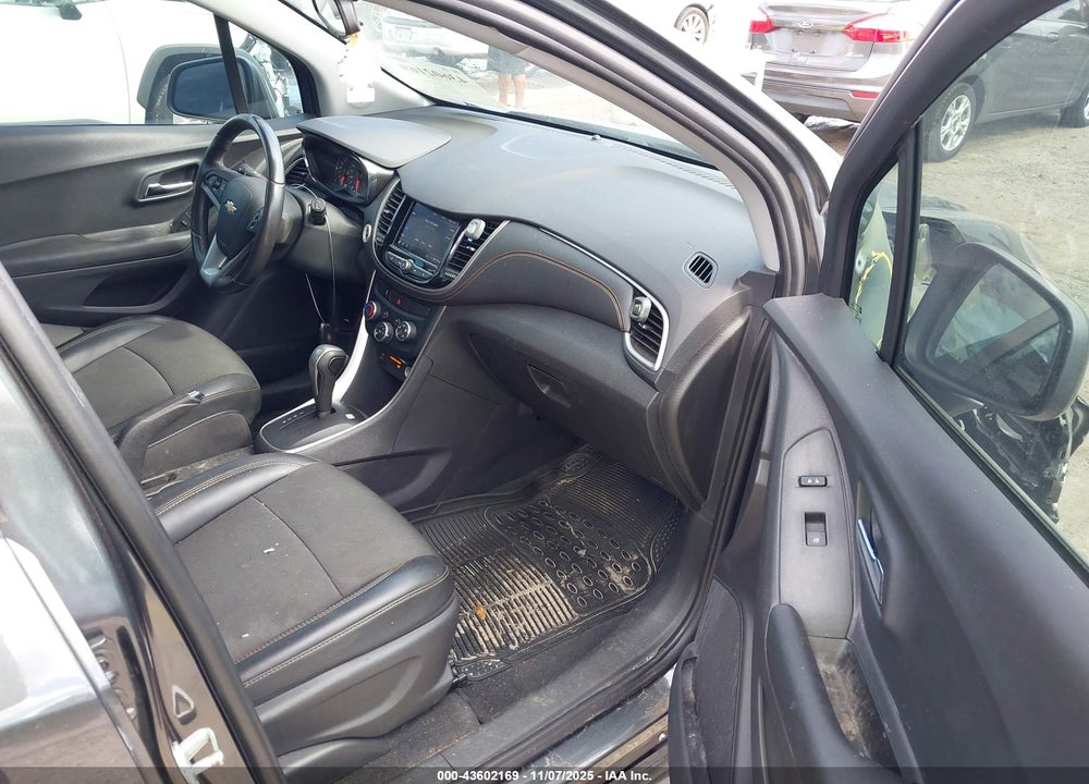 2020 CHEVROLET TRAX FWD LT VIN: 3GNCJLSB8LL269629