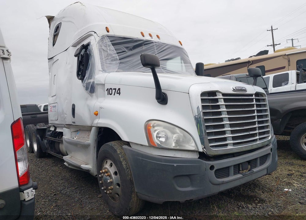 2016 FREIGHTLINER CASCADIA 125 VIN: 3AKJGLDR6GSGW8890
