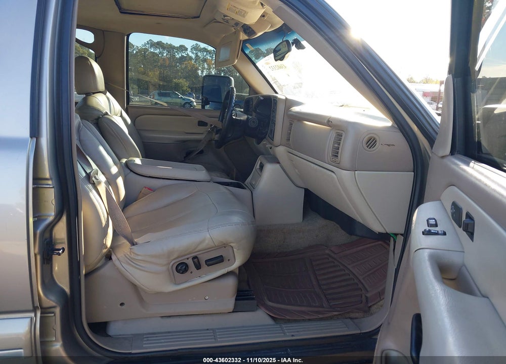 2002 CHEVROLET TAHOE LT VIN: 1GNEK13ZX2R117803