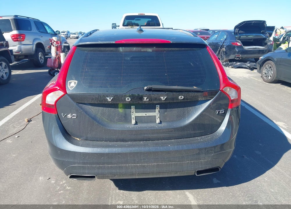 2015 VOLVO V60 VIN: YV140MEK9F1262213