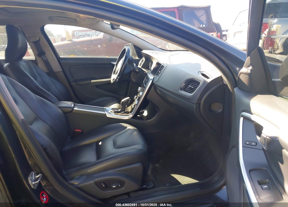 2015 VOLVO V60 VIN: YV140MEK9F1262213
