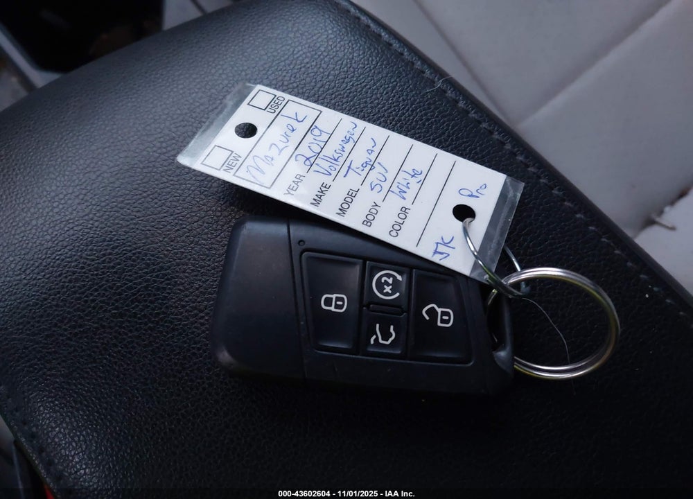 2019 VOLKSWAGEN TIGUAN 2.0T SE/2.0T SEL/2.0T SEL R-LINE/2.0T SEL R-LINE BLACK VIN: 3VV2B7AX0KM092820
