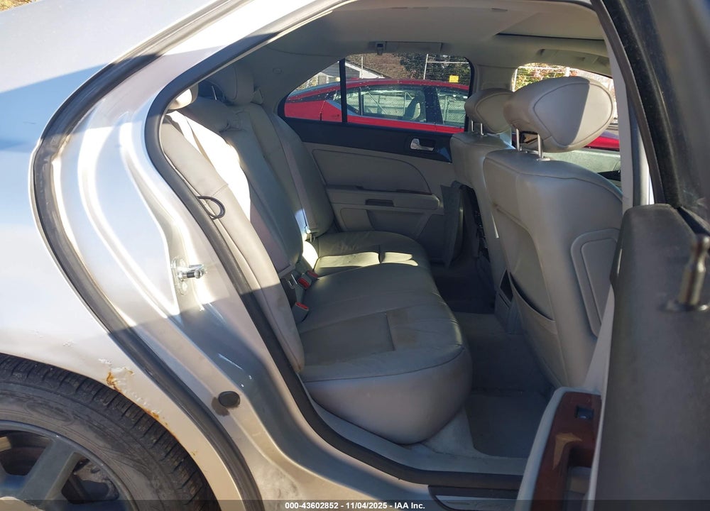 2007 CADILLAC STS V6 VIN: 1G6DW677370167729