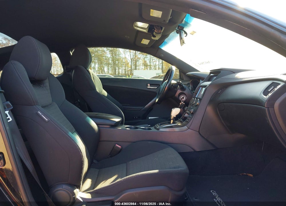2013 HYUNDAI GENESIS VIN: KMHHT6KD0DU102826