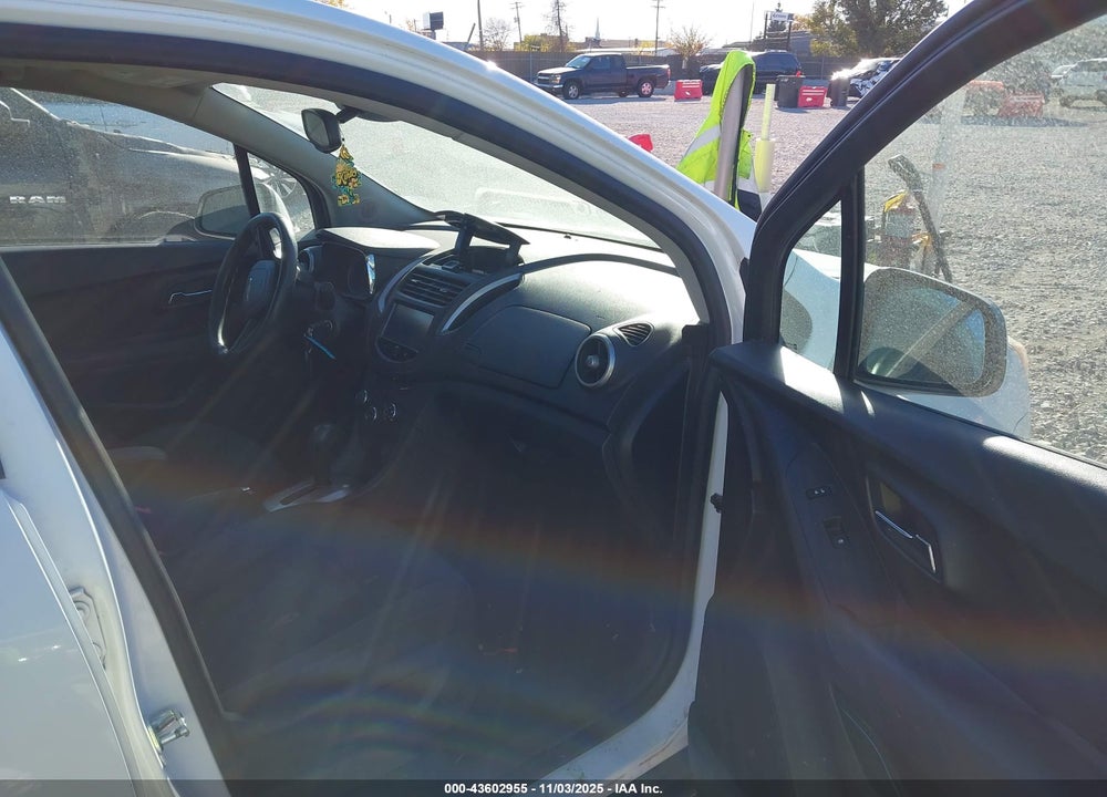 2015 CHEVROLET TRAX 1LS VIN: KL7CJKSB1FB112904