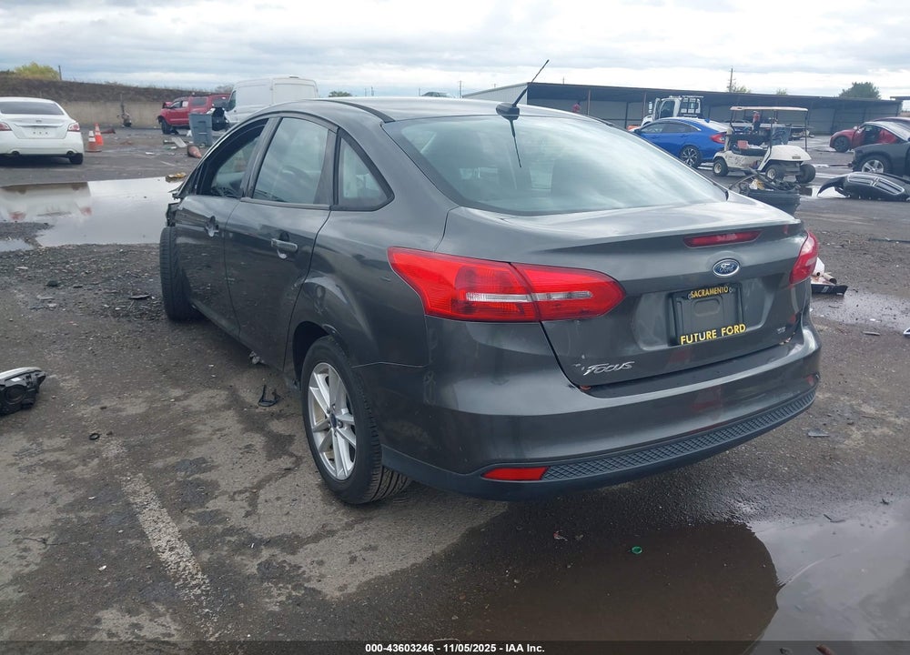 2016 FORD FOCUS SE VIN: 1FADP3F26GL227411
