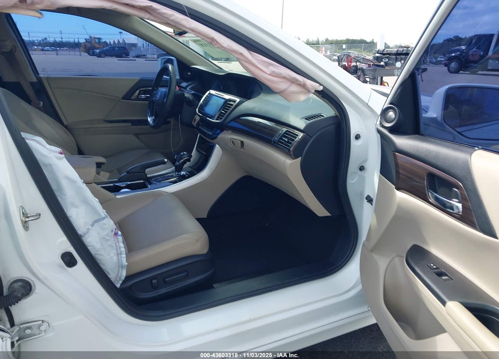 2016 HONDA ACCORD TOURING VIN: 1HGCR3F98GA020884