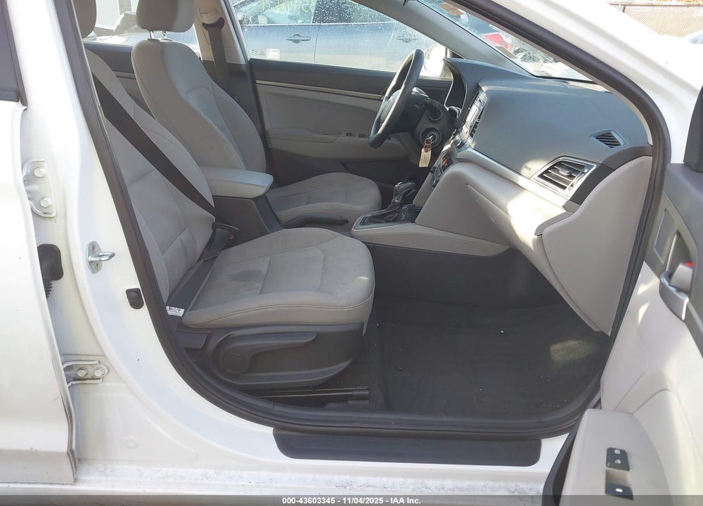 2017 HYUNDAI ELANTRA SE VIN: 5NPD74LF0HH153920