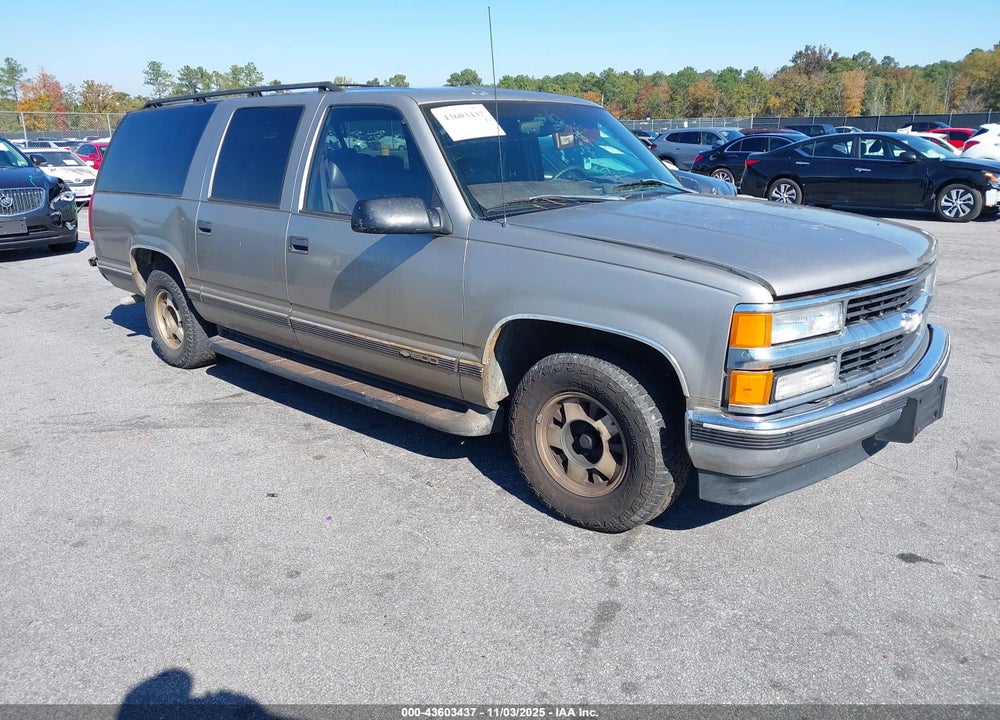 1999 CHEVROLET SUBURBAN 1500 LT VIN: 3GNEC16R9XG102418