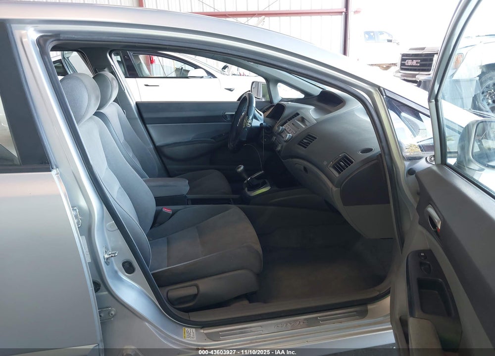 2008 HONDA CIVIC LX VIN: 1HGFA15558L008785