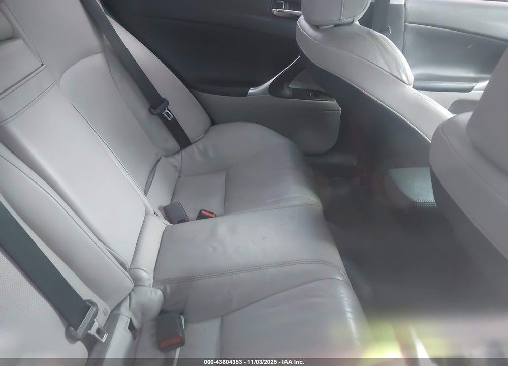 2011 LEXUS IS 250 VIN: JTHCF5C26B5051318