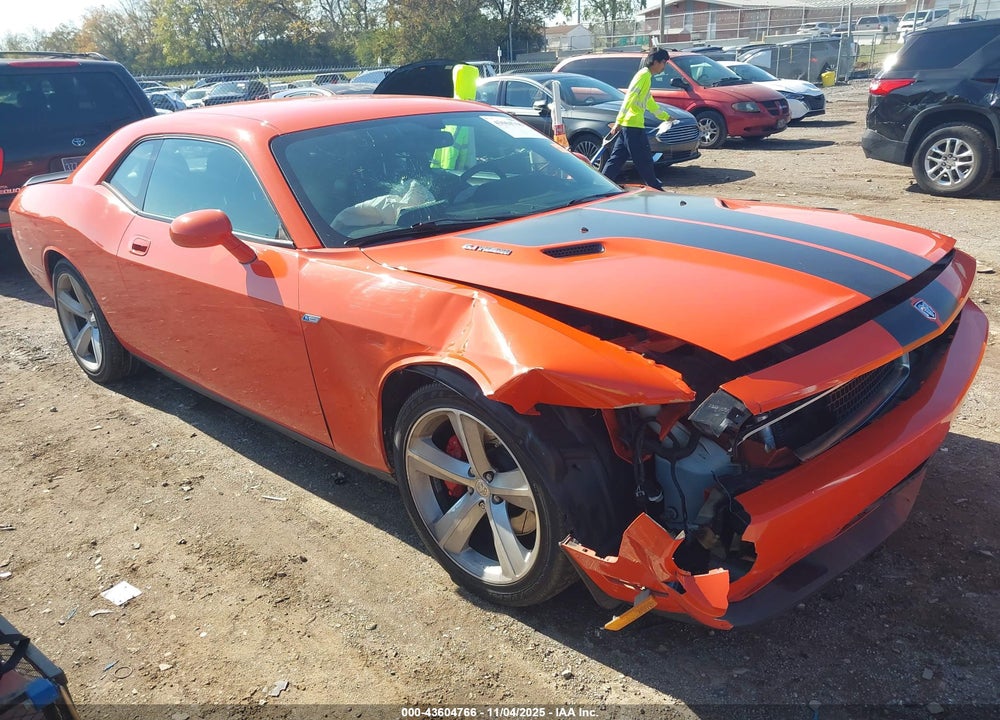 2008 DODGE CHALLENGER SRT8 VIN: 2B3LJ74W88H301738