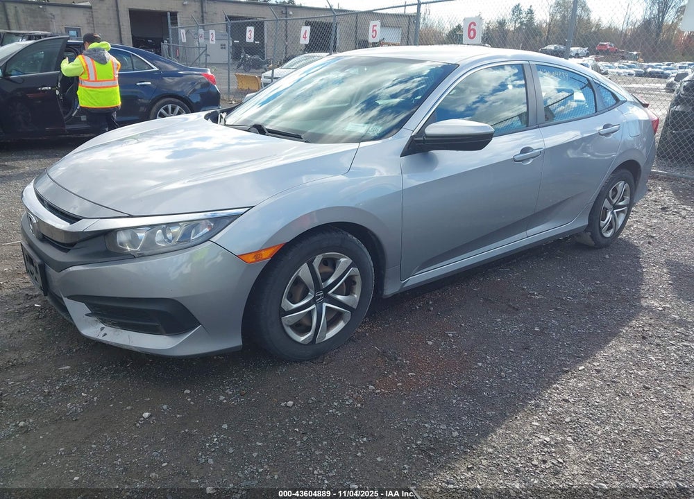 2018 HONDA CIVIC VIN: 2HGFC2F57JH582516