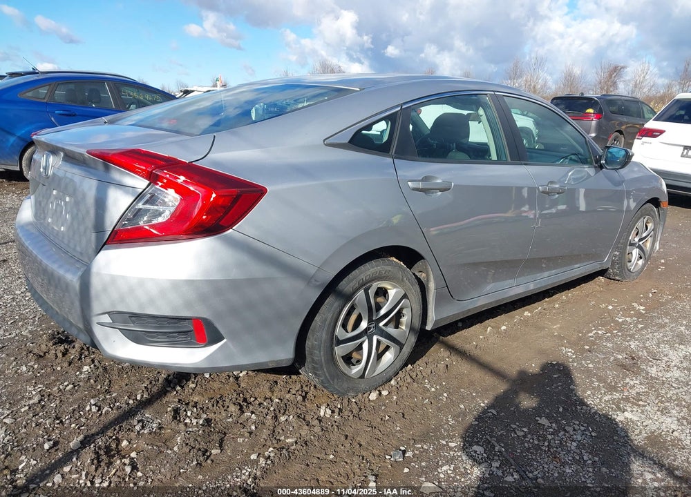 2018 HONDA CIVIC VIN: 2HGFC2F57JH582516