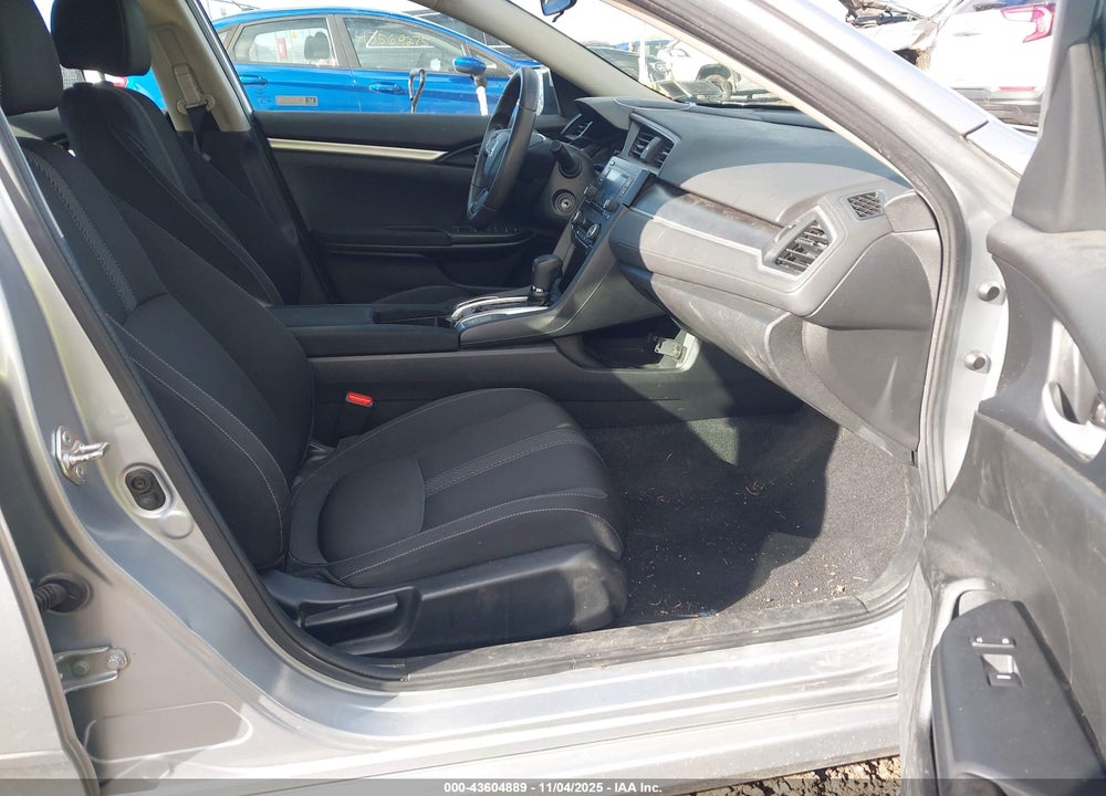 2018 HONDA CIVIC VIN: 2HGFC2F57JH582516
