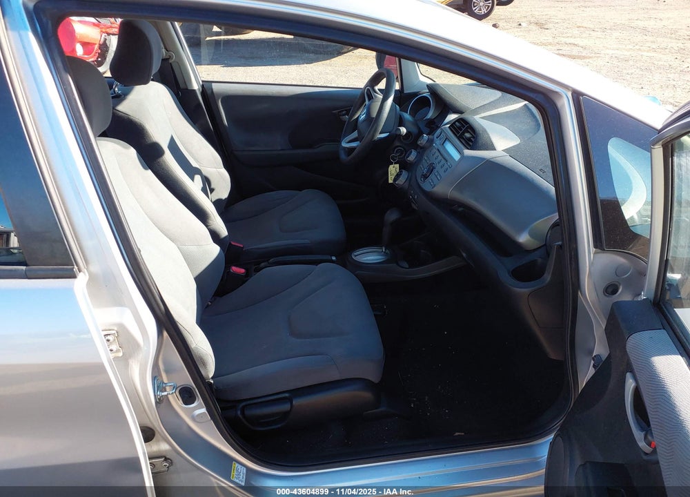 2013 HONDA FIT VIN: JHMGE8H38DC063315