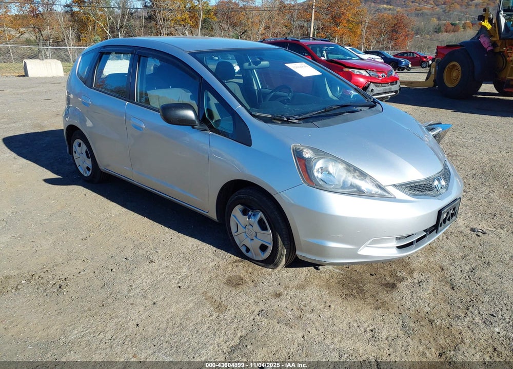 2013 HONDA FIT VIN: JHMGE8H38DC063315