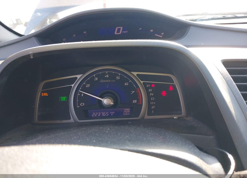 2010 HONDA CIVIC LX VIN: 19XFA1F58AE005696