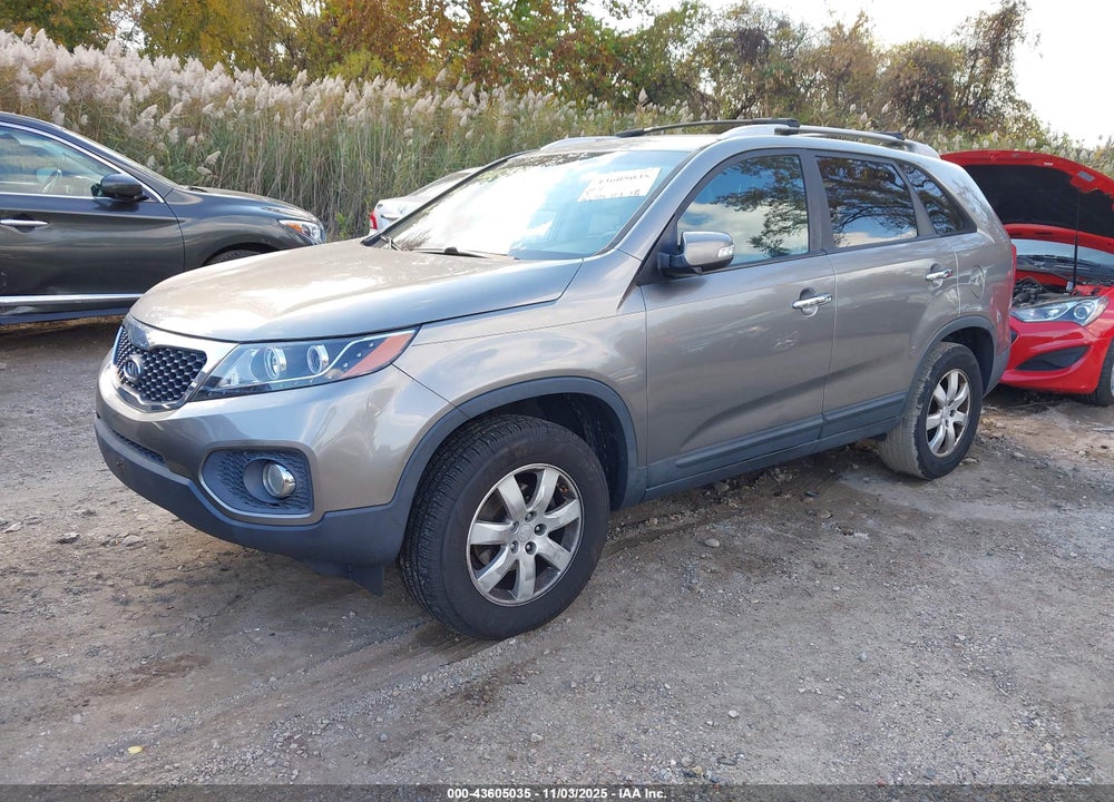 2011 KIA SORENTO VIN: 5XYKT3A12BG162606