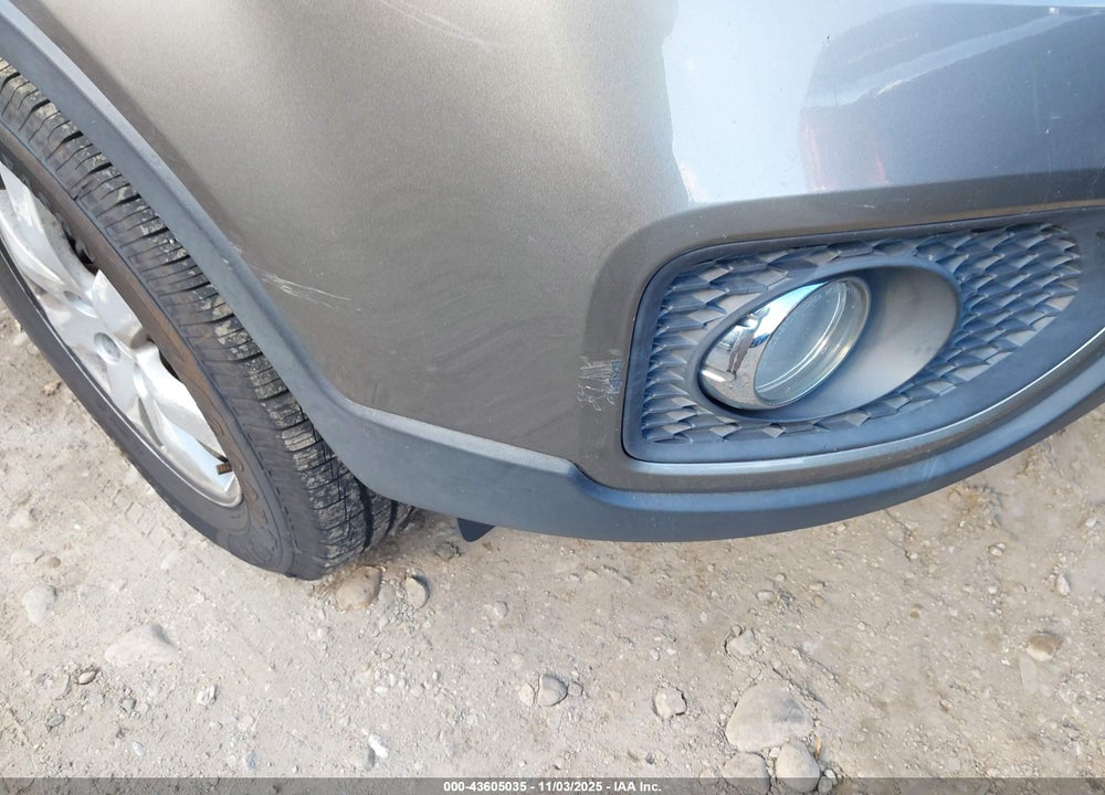 2011 KIA SORENTO VIN: 5XYKT3A12BG162606