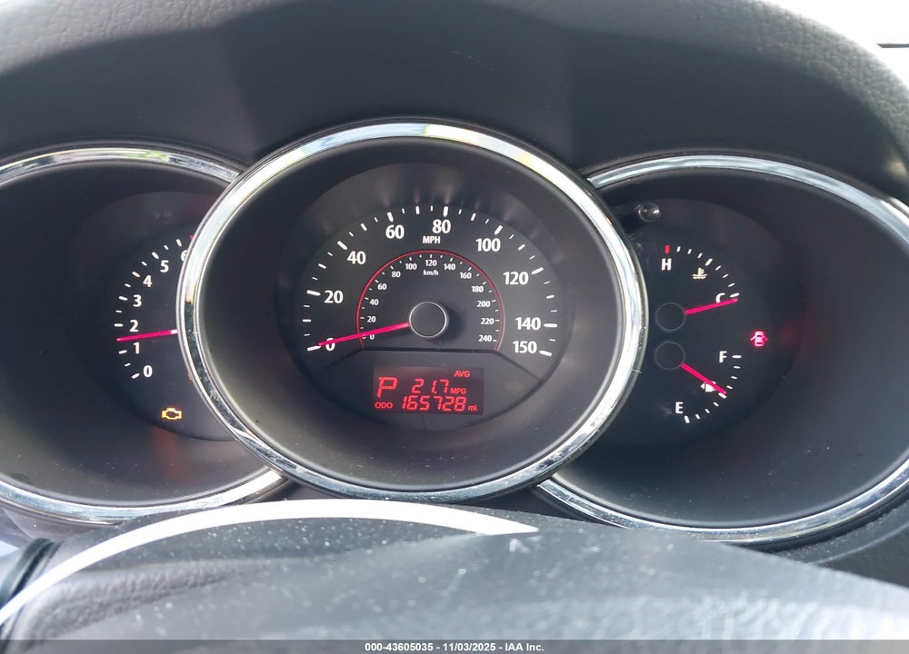 2011 KIA SORENTO VIN: 5XYKT3A12BG162606
