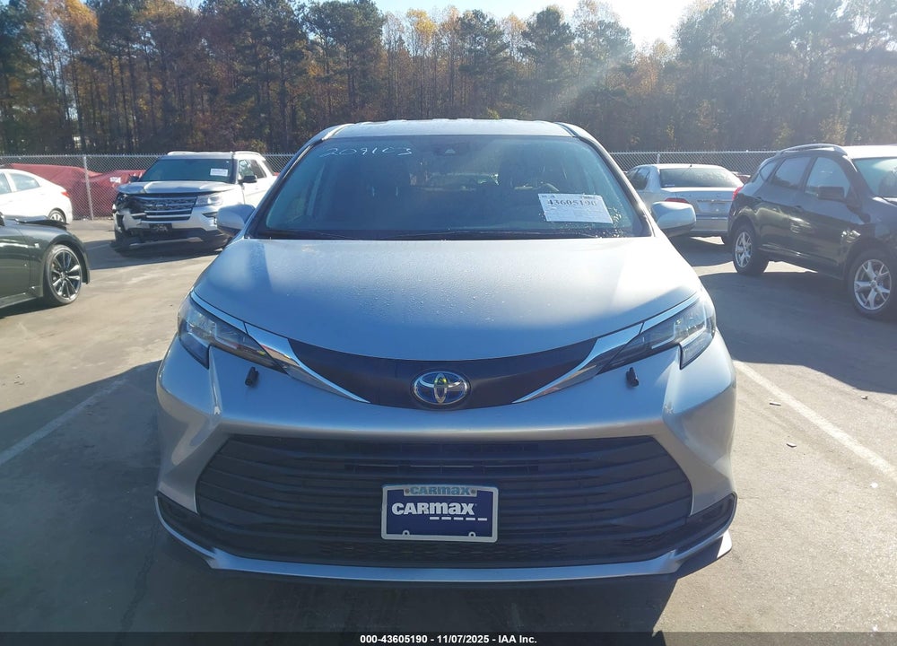 2022 TOYOTA SIENNA LE VIN: 5TDKRKEC2NS117645