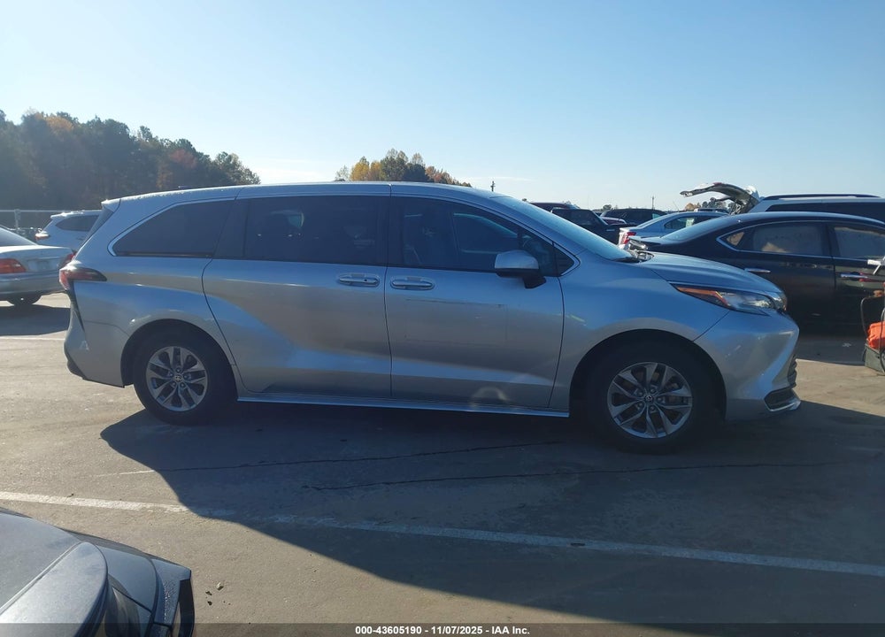 2022 TOYOTA SIENNA LE VIN: 5TDKRKEC2NS117645