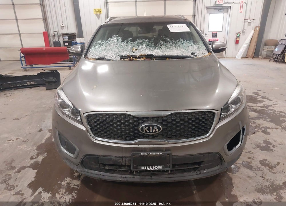2016 KIA SORENTO 2.4L LX VIN: 5XYPGDA32GG146740