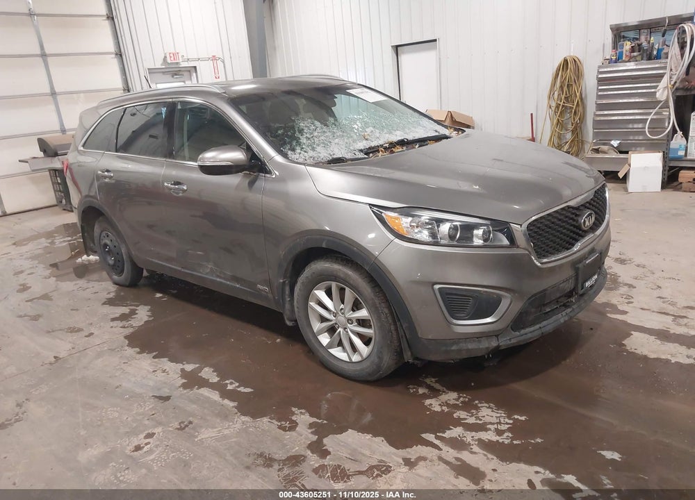 2016 KIA SORENTO 2.4L LX VIN: 5XYPGDA32GG146740