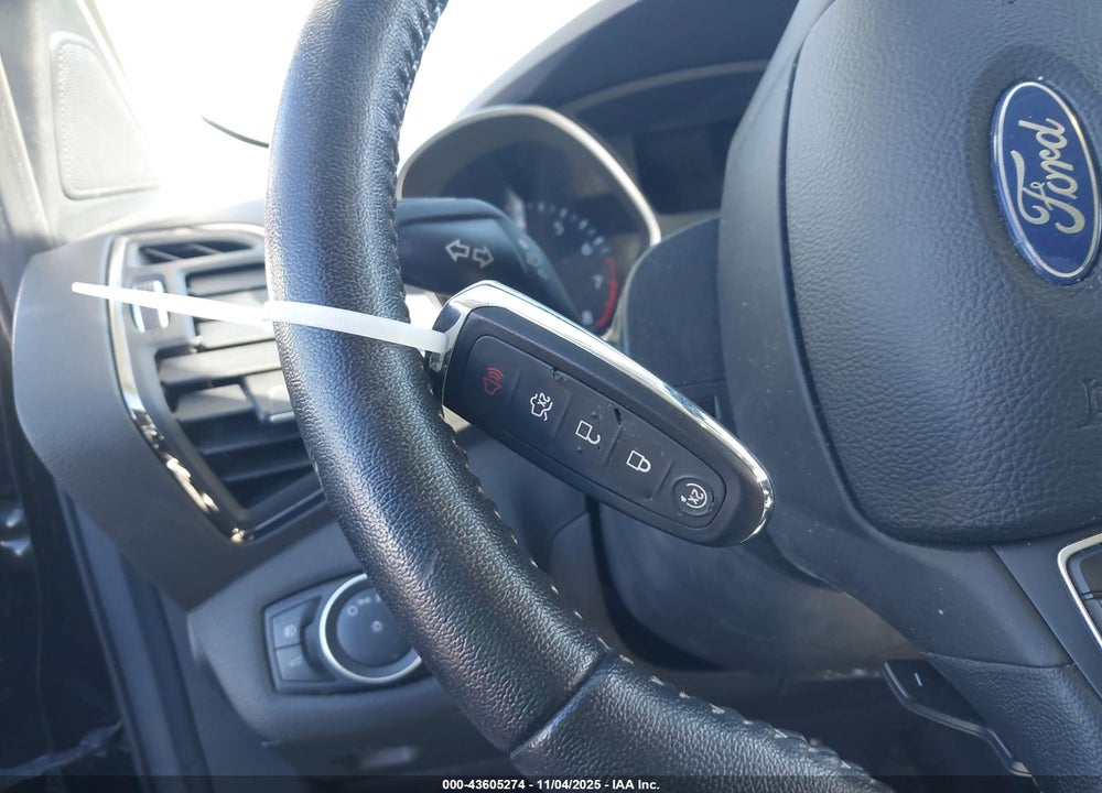 2017 FORD ESCAPE VIN: 1FMCU9JD8HUB48386