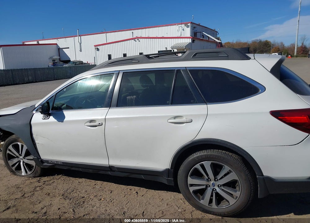 2018 SUBARU OUTBACK 3.6R LIMITED VIN: 4S4BSENC4J3269696