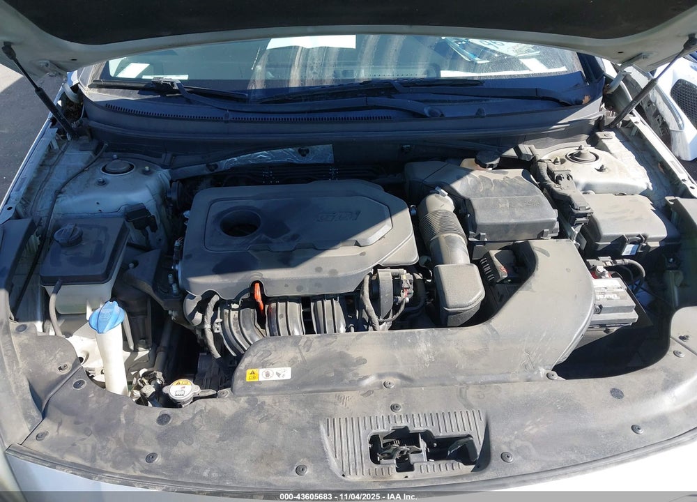 2015 HYUNDAI SONATA SPORT VIN: 5NPE34AF1FH221240