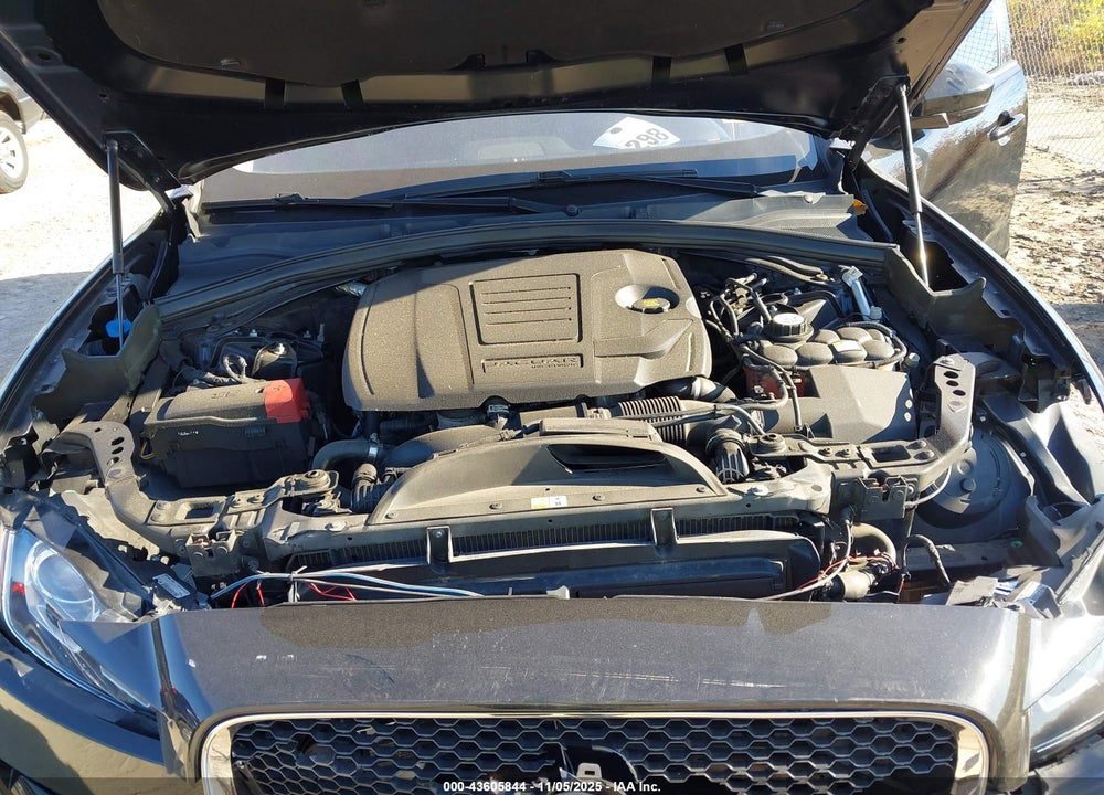 2018 JAGUAR F-PACE VIN: SADCJ2GX3JA236229