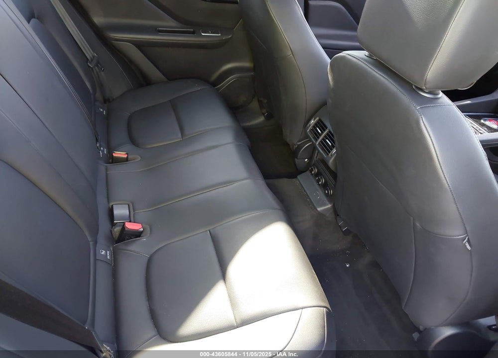 2018 JAGUAR F-PACE VIN: SADCJ2GX3JA236229